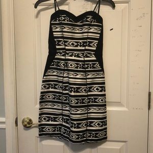 IN San Francisco Aztec black and white dress